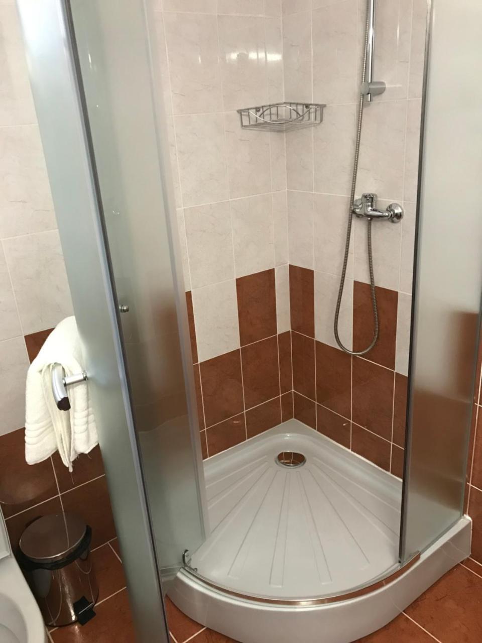 Pensiunea Granada Covasna Bagian luar foto