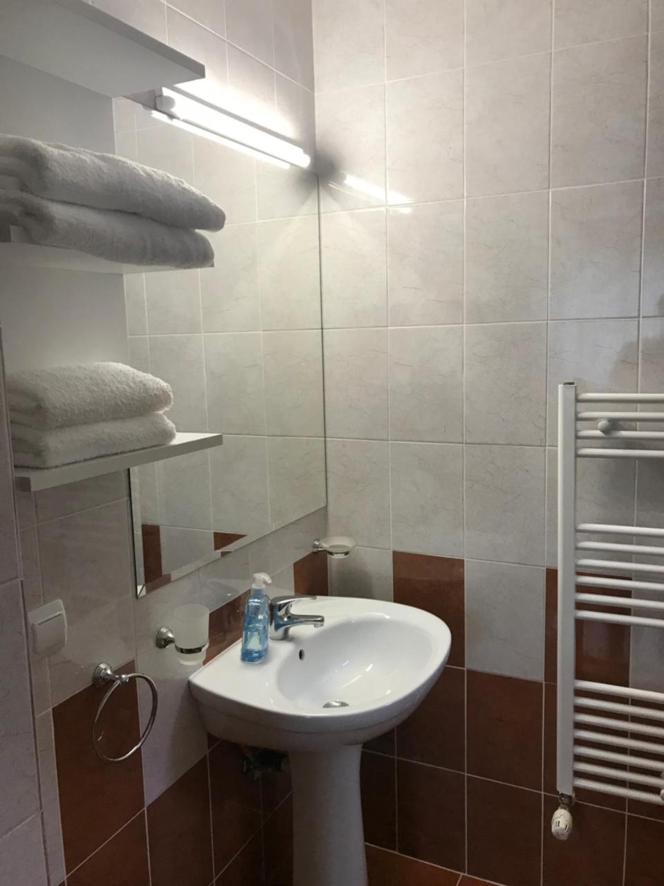 Pensiunea Granada Covasna Bagian luar foto