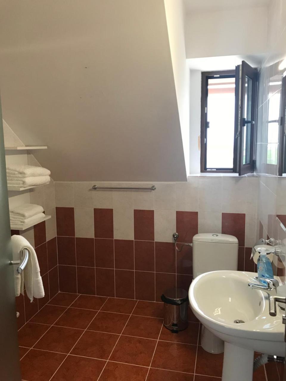 Pensiunea Granada Covasna Bagian luar foto
