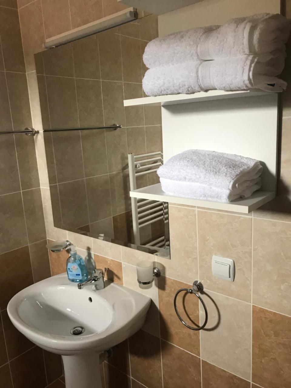 Pensiunea Granada Covasna Bagian luar foto